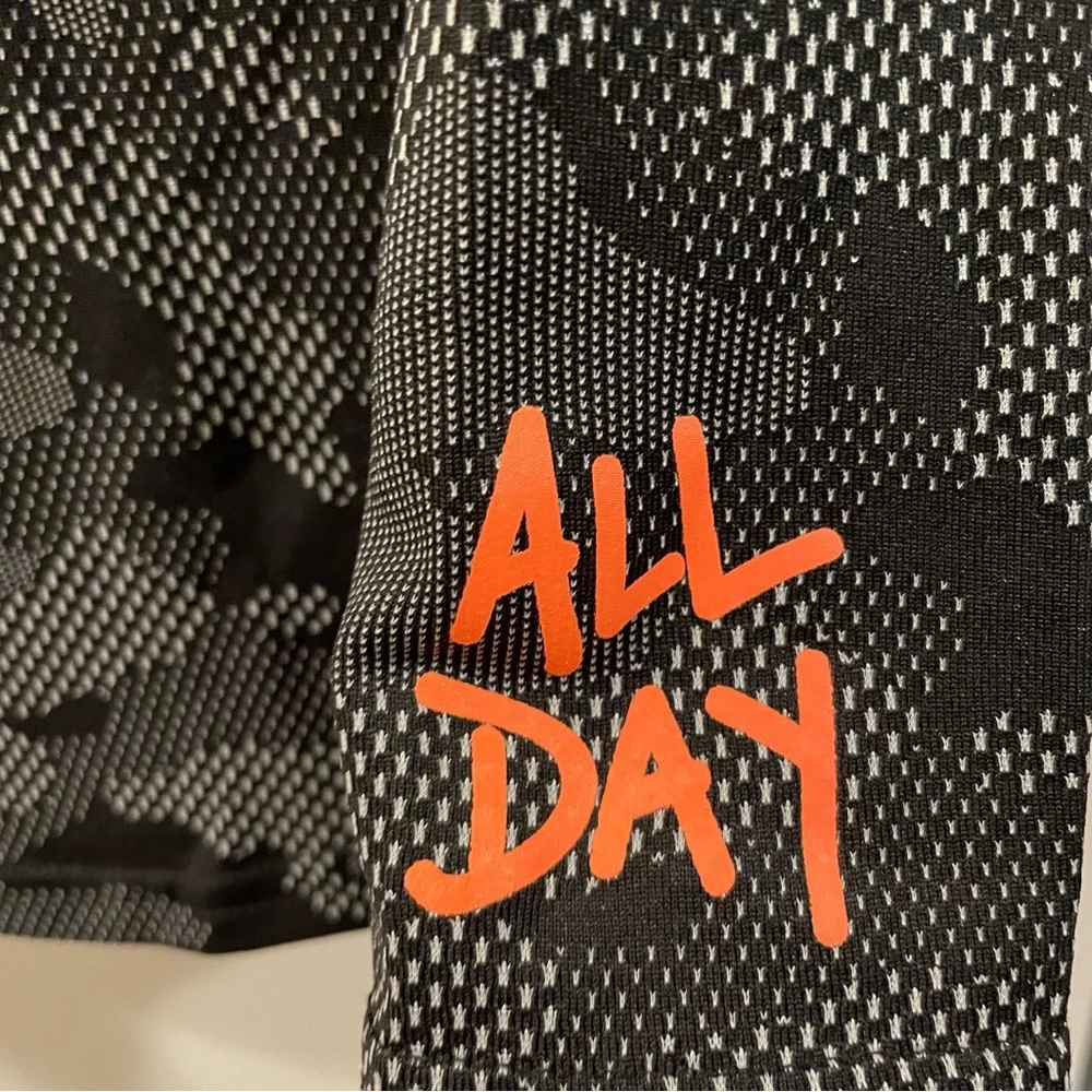 Old Navy Go-Dry Camo Long-Sleeve Performance Basketball Tee